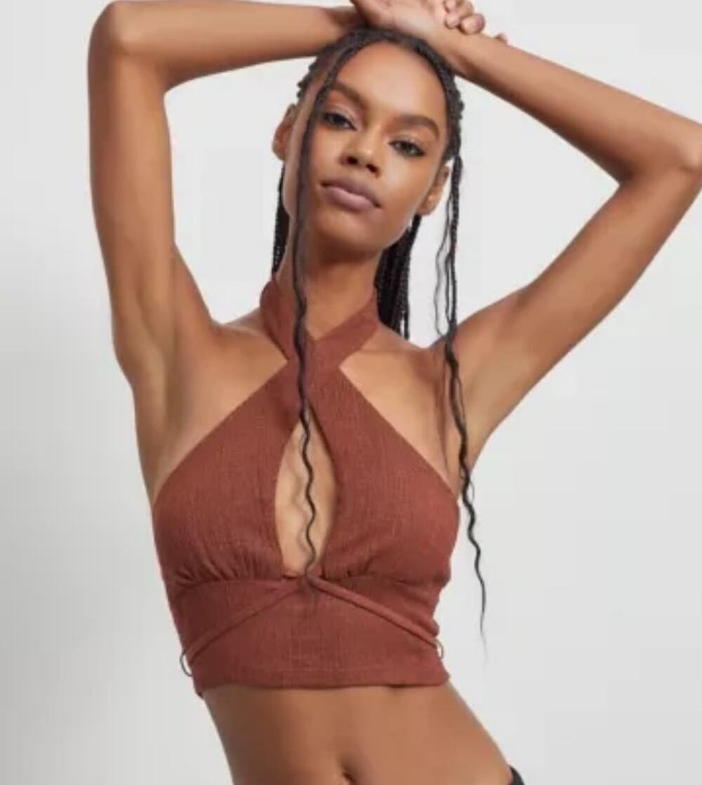 Urban Outfitters Rust Brown Crinkle Knit Plunging Halter Crop Top M